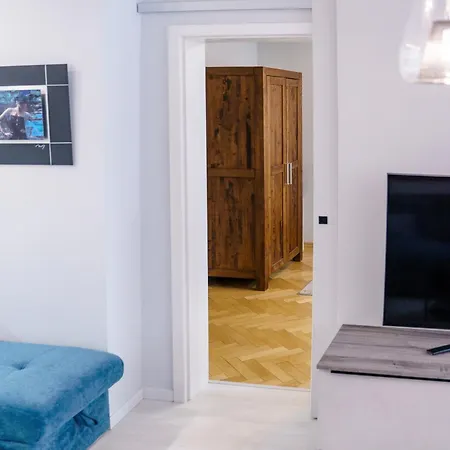 Letna, Ac & Garage 89m2 And 44m2 * 科希策