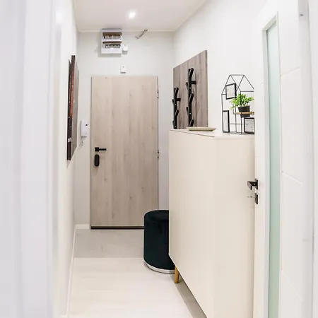 Letna, Ac & Garage 89m2 And 44m2 Apartman *