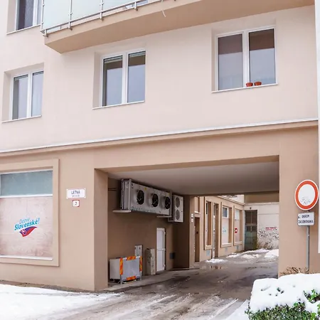 Apartments Letná, AC&garage 89m2&44m2 Apartamento
