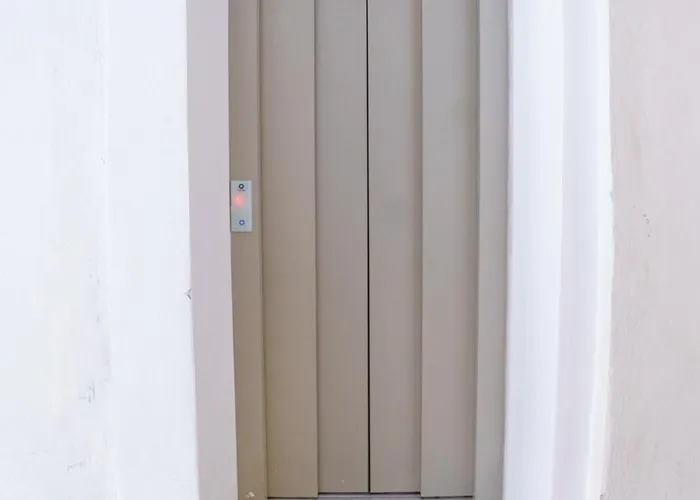 Letna, Ac & Garage 89m2 And 44m2 Daire *